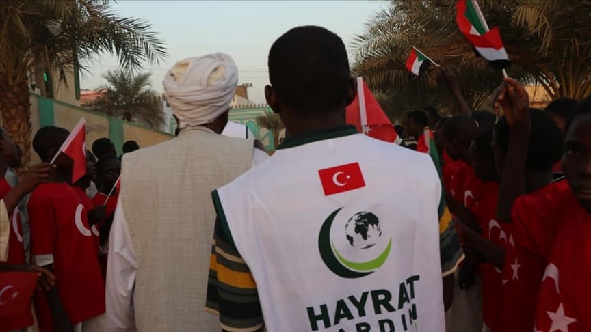 "خيرات" التركيه تنظم إفطارا لطلبة حفظ القرآن في السودان