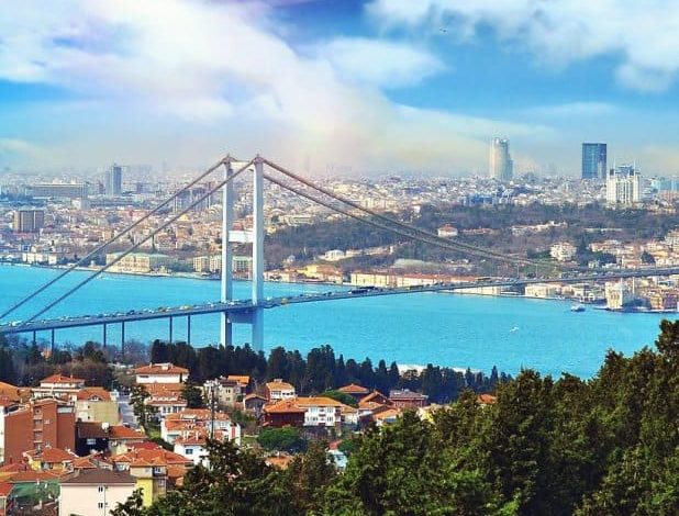 كيف مكنت اسطنبول من توحيد القوى المعاملة من الشرق ومن الغرب ؟
