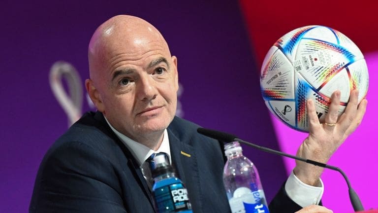 رئيس FIFA: عائدات كأس العالم 2022 في قطر وصلت إلى مستوى قياسي والمباريات تسير بسلاسة