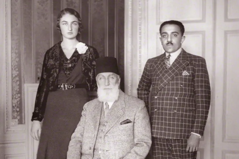 الخليفة الأخير عبد المجيد الثاني مع ابنته وصهره 